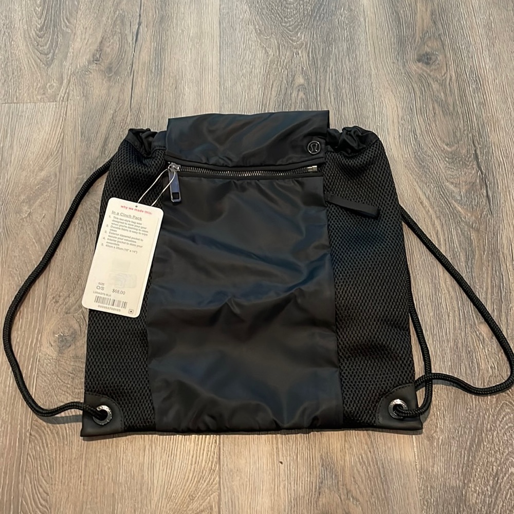 Lululemon In a Cinch Pack